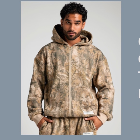 COMFRT Camouflage Sierra set zip up hoodie and pants - Picture 5 of 5